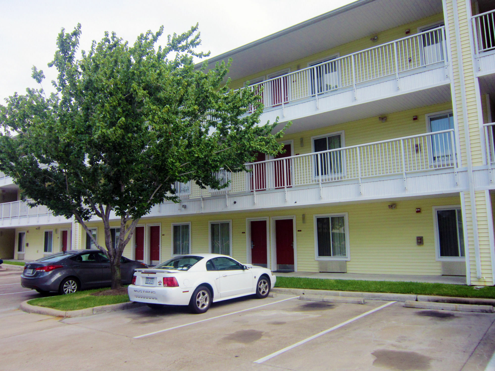 Hometowne Studios By Red Roof Houston - Northwest Zewnętrze zdjęcie